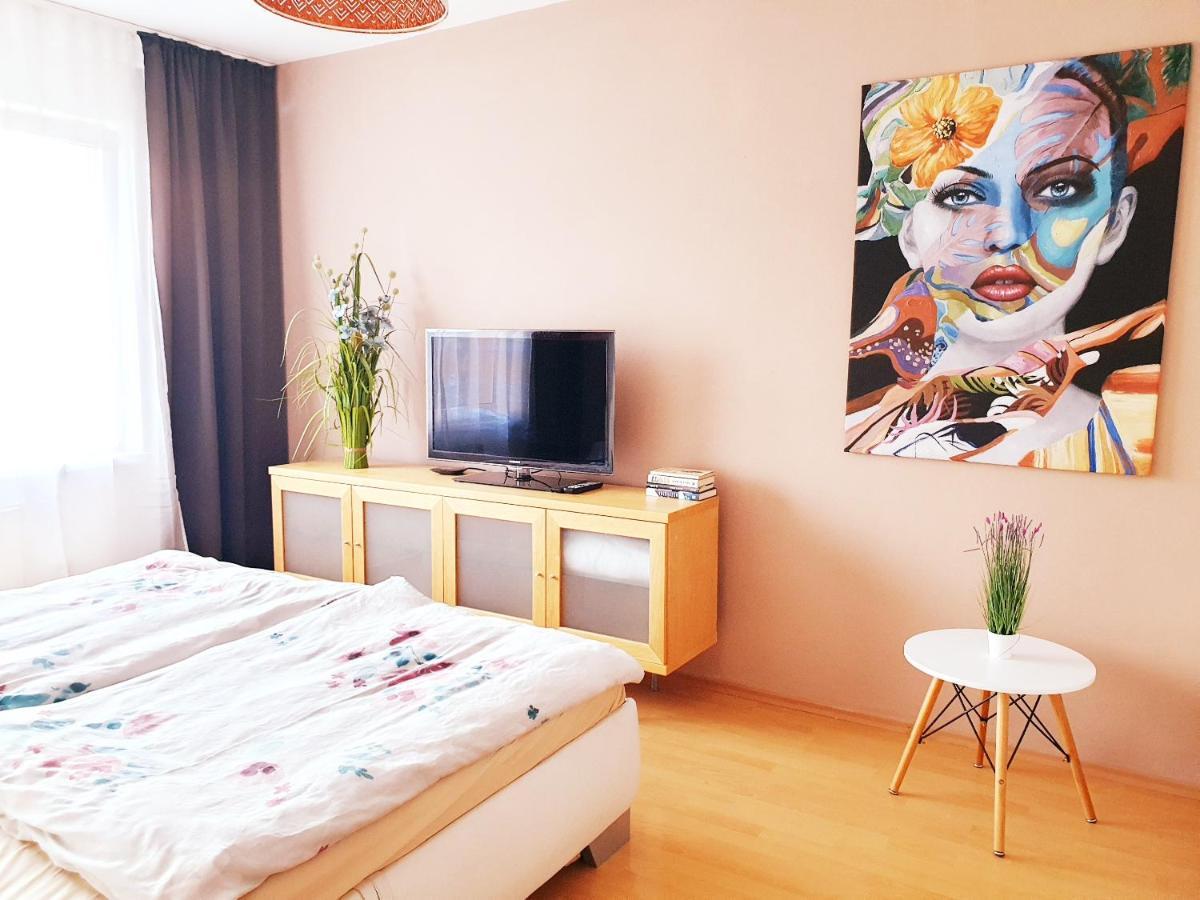 Apartman Terminal, Self Check-In 24 H, Free Parking Банська Бистриця Екстер'єр фото