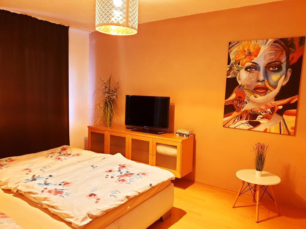 Apartman Terminal, Self Check-In 24 H, Free Parking Банська Бистриця Екстер'єр фото